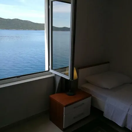 Holiday House 