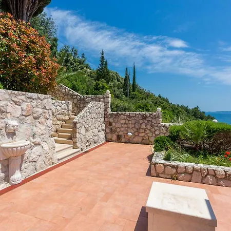 Holiday House 
