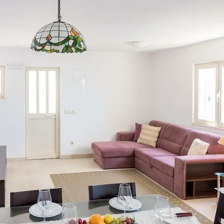 Holiday House 