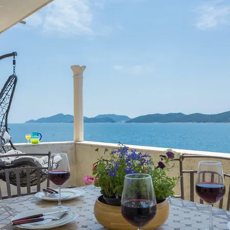 Holiday House 
