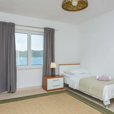 Holiday House 